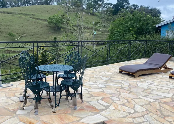Linda Vista Para As Montanhas A 5 Min Da Cidade